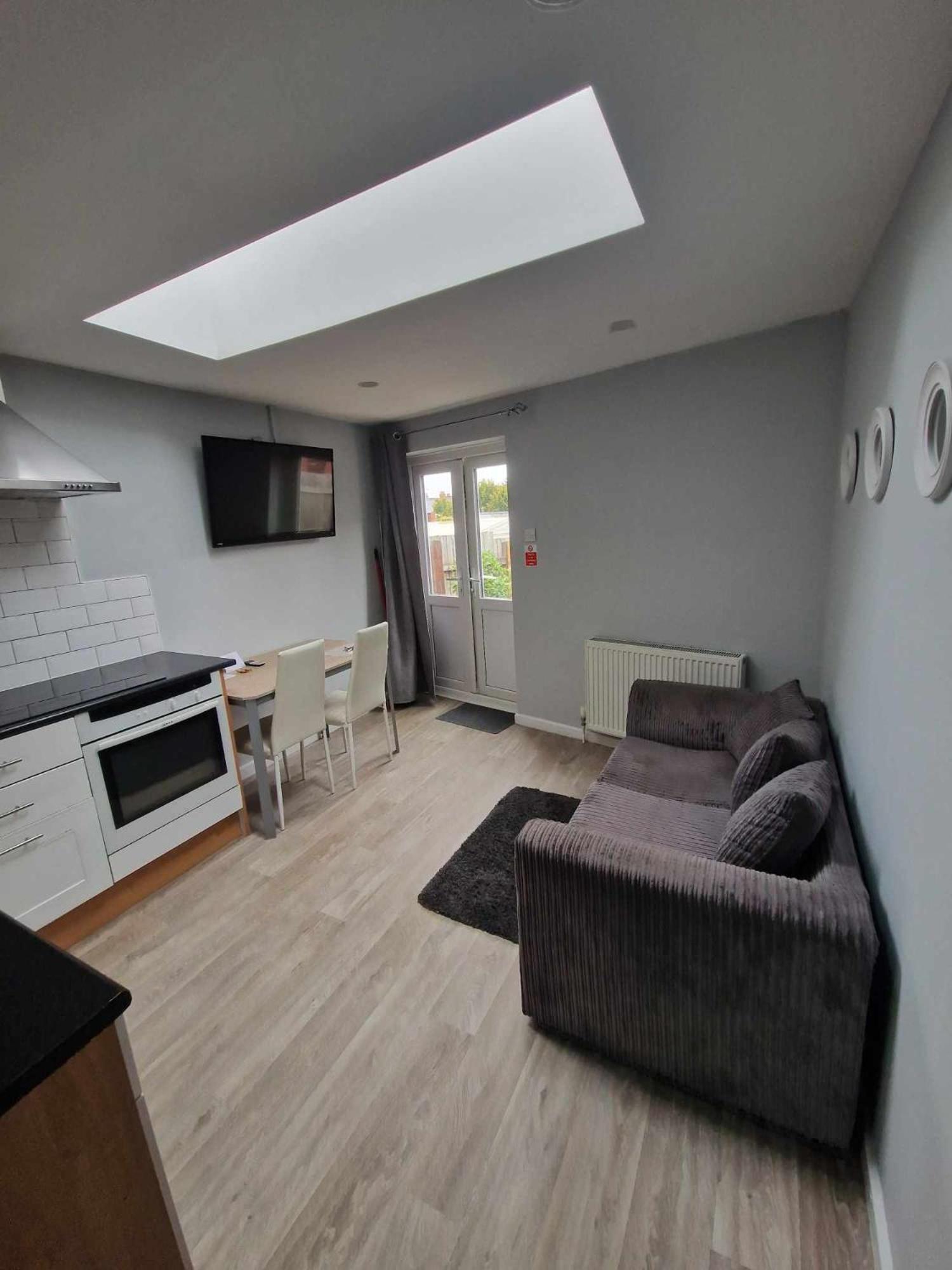 1b Smart Apartment