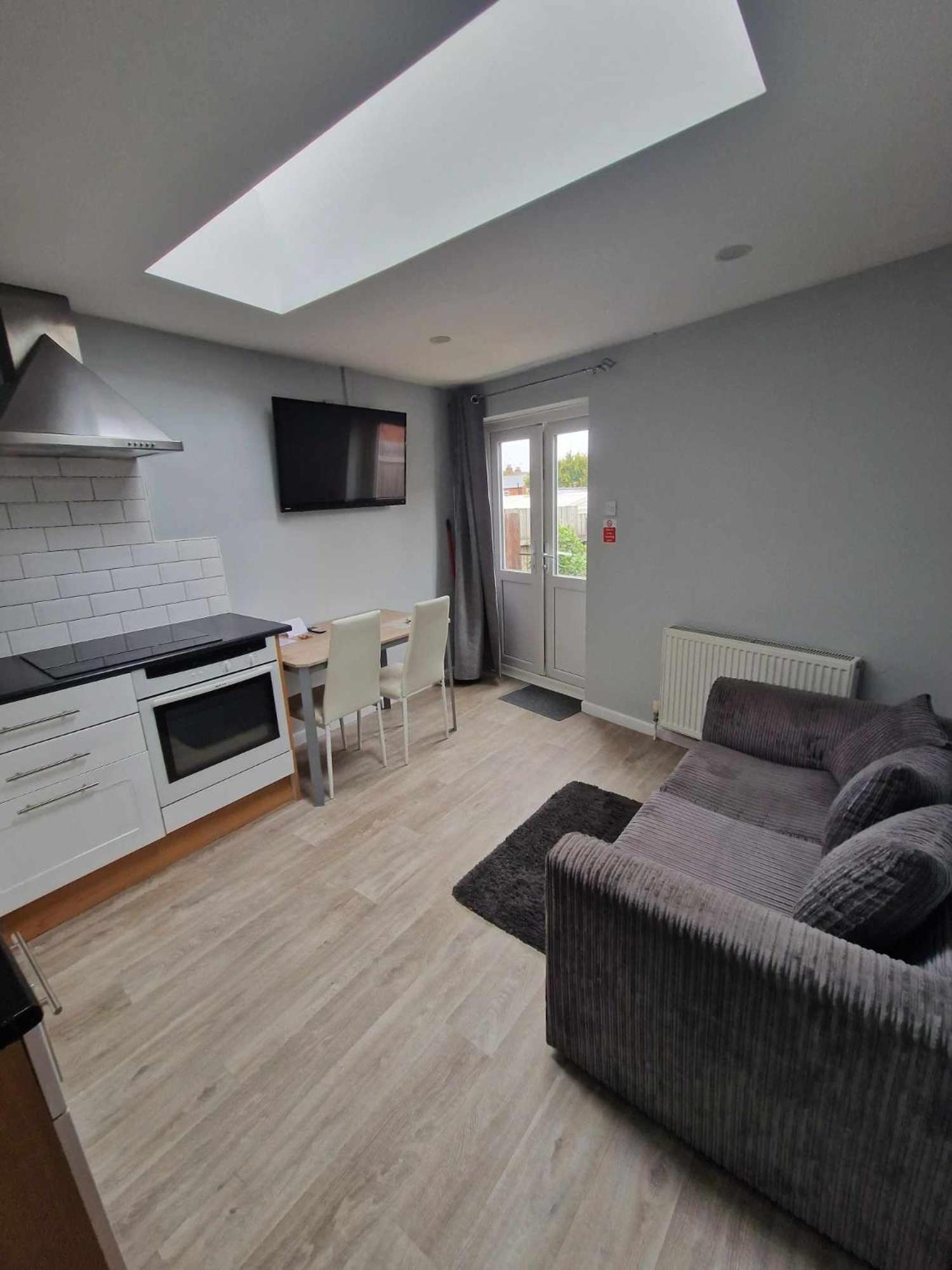1b Smart Apartment